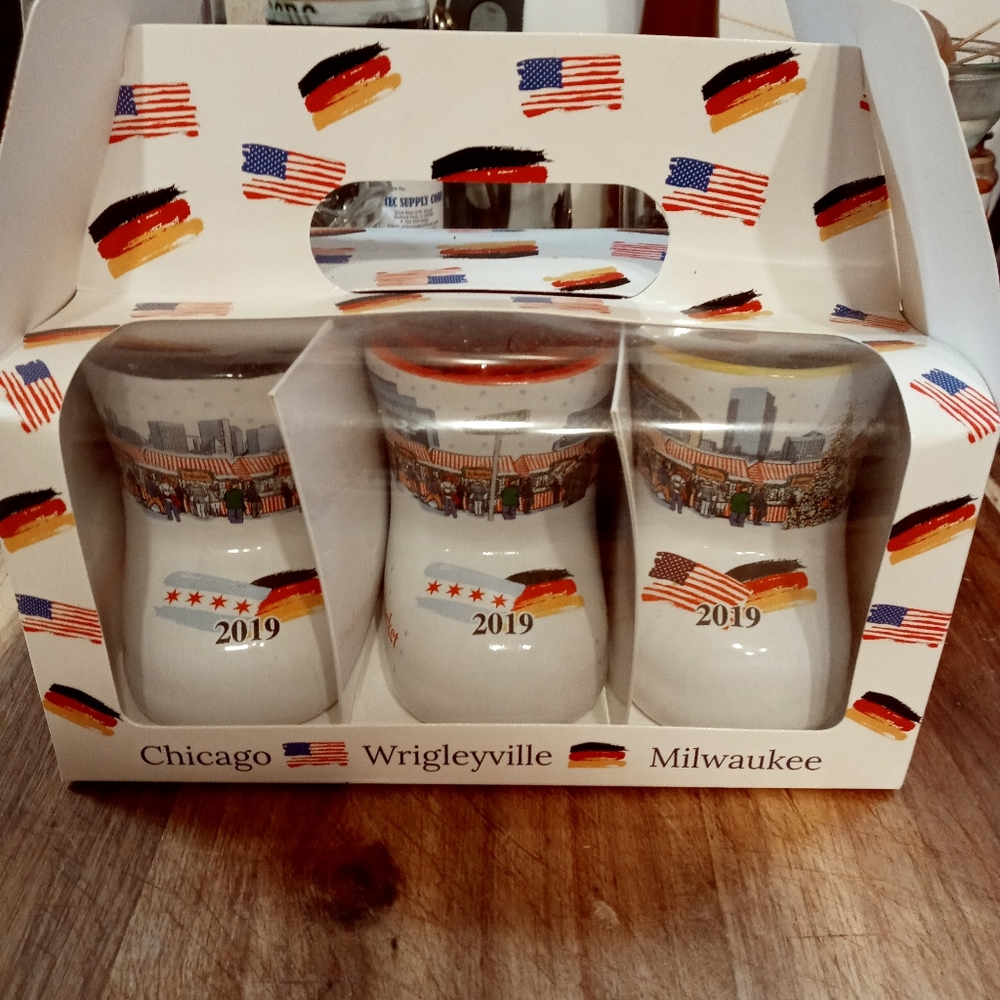 2019 Chicago Christkindl market comnerotive mugs